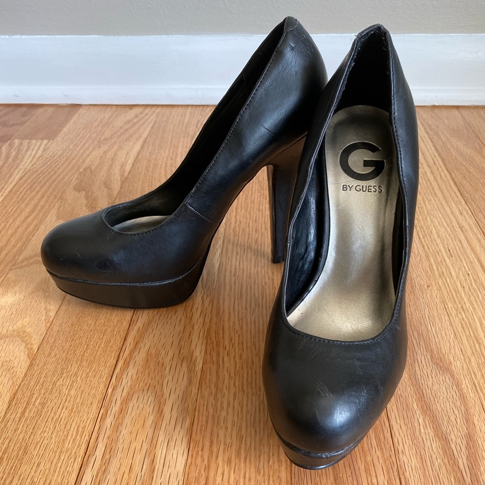 Guess Platform Pumps